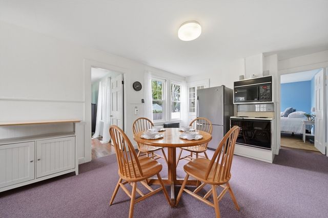 36 Holbrook Rd, North Andover, MA 01845
