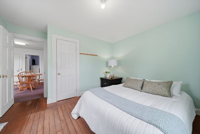 36 Holbrook Rd, North Andover, MA 01845