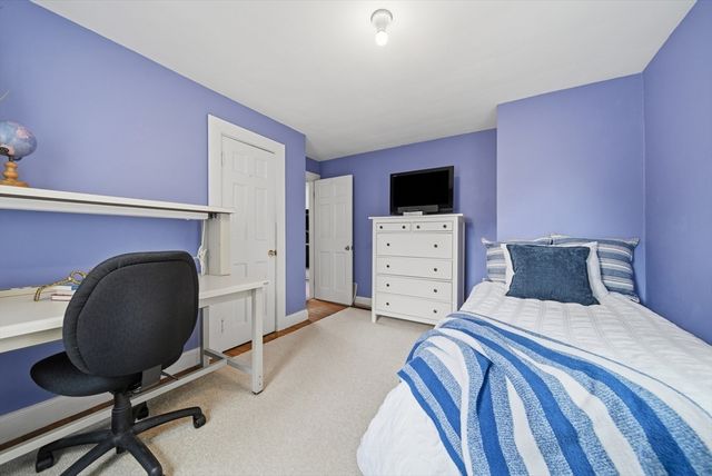 36 Holbrook Rd, North Andover, MA 01845