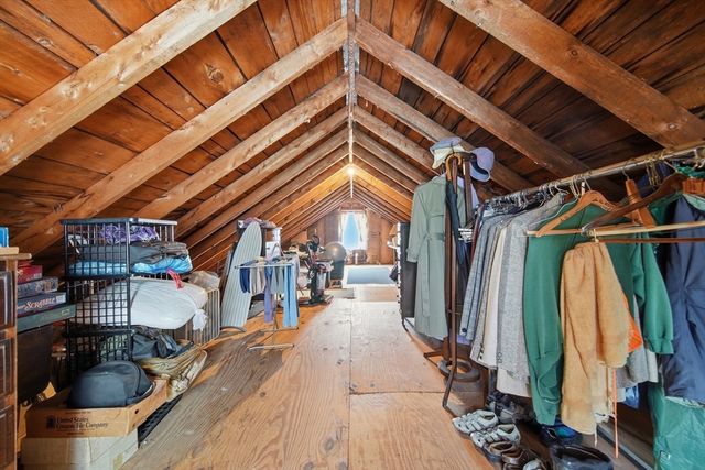 36 Holbrook Rd, North Andover, MA 01845