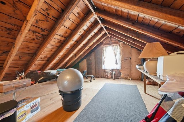 36 Holbrook Rd, North Andover, MA 01845