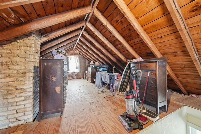 36 Holbrook Rd, North Andover, MA 01845