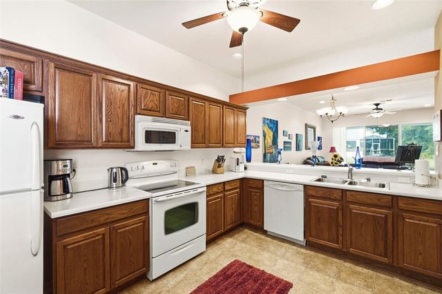 8237 FALLGLO LANE, Land O Lakes, FL 34637