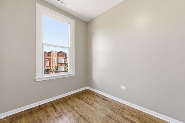 8643 S Exchange Avenue, Chicago, IL 60617