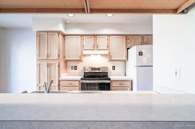 45293 Horseshoe Circle, Canton, MI 48187