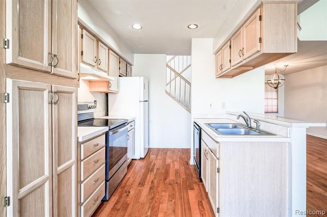 45293 Horseshoe Circle, Canton, MI 48187