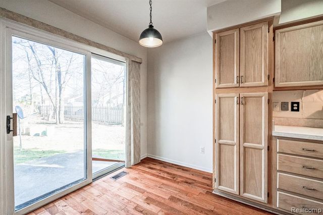 45293 Horseshoe Circle, Canton, MI 48187