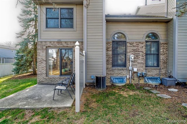 45293 Horseshoe Circle, Canton, MI 48187