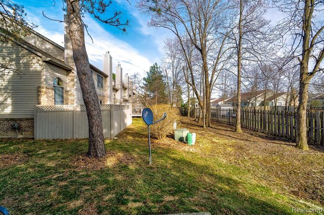 45293 Horseshoe Circle, Canton, MI 48187