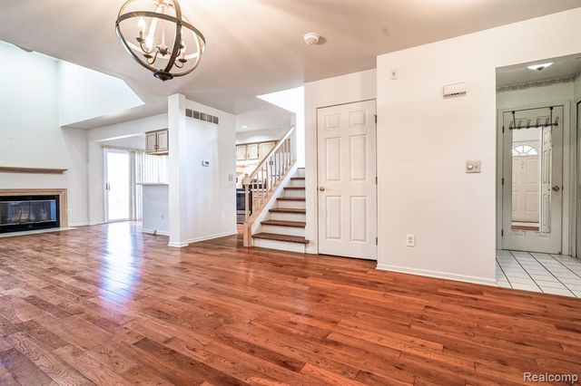 45293 Horseshoe Circle, Canton, MI 48187