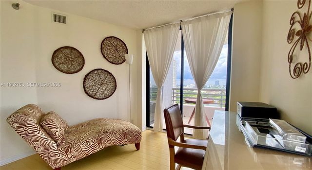 3300 NE 191st St 1807, Aventura, FL 33180