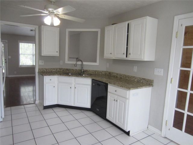 6285 Huntcliff Drive, Flowery Branch, GA 30542