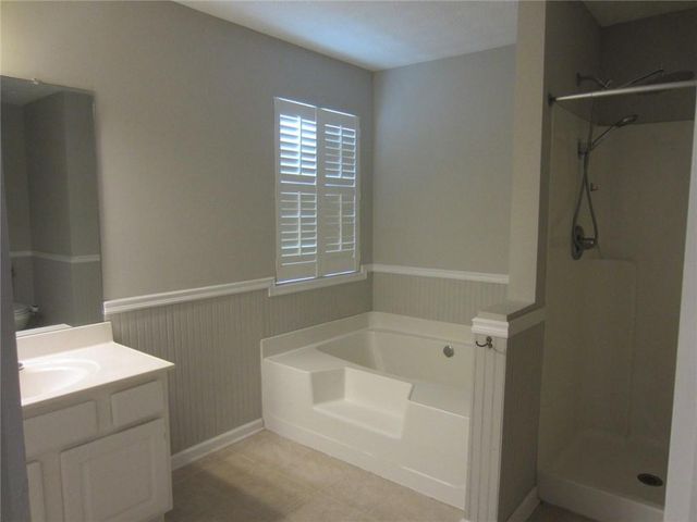 6285 Huntcliff Drive, Flowery Branch, GA 30542