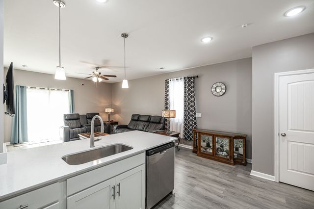 1029 Linn Cove Ct, Gallatin, TN 37066
