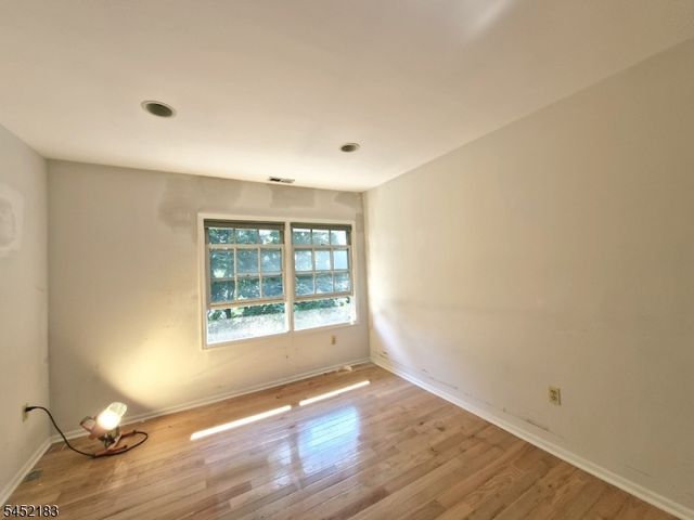 8 Beacon Hill Commons 8, Pompton Lakes Boro, NJ 07442
