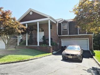 8 Beacon Hill Commons 8, Pompton Lakes Boro, NJ 07442