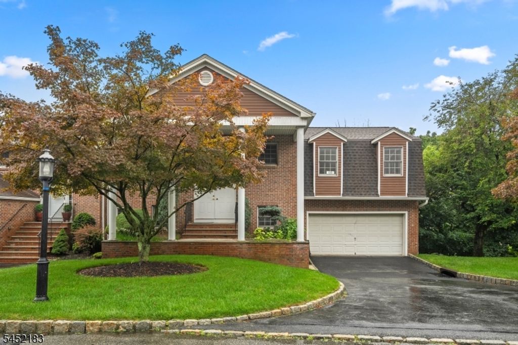 8 Beacon Hill Commons 8, Pompton Lakes Boro, NJ 07442 — photo 2