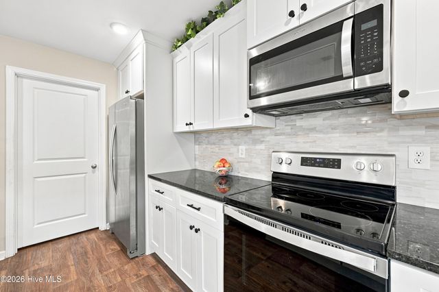 420 High Ridge Court, Sneads Ferry, NC 28460