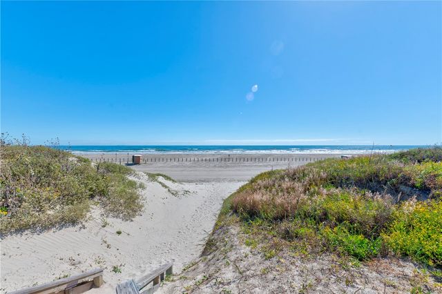 800 Sandcastle Dr 307, Port Aransas, TX 78373