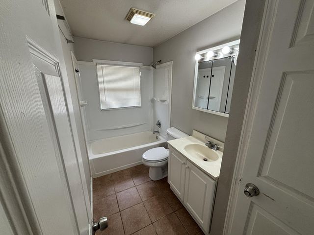 210 Pleasant Avenue, Michigan City, IN 46360