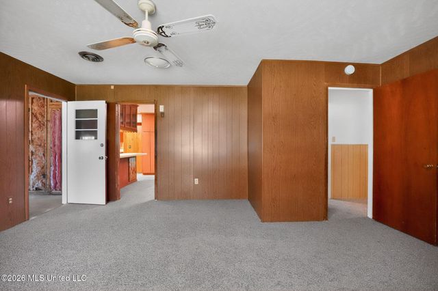 1136 Woodville Drive, Jackson, MS 39212