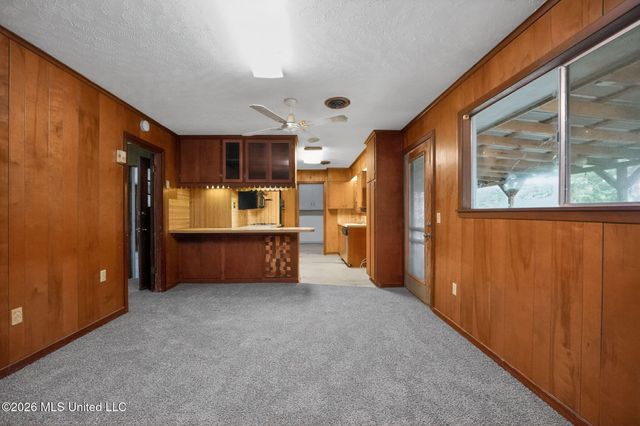 1136 Woodville Drive, Jackson, MS 39212