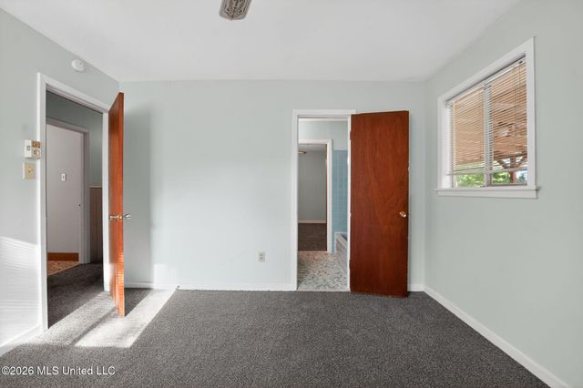 1136 Woodville Drive, Jackson, MS 39212
