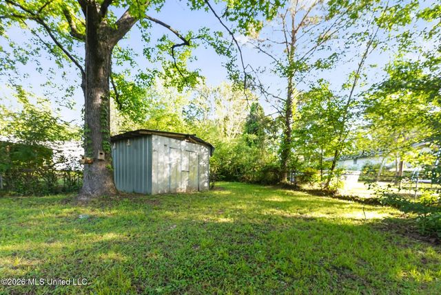 1136 Woodville Drive, Jackson, MS 39212