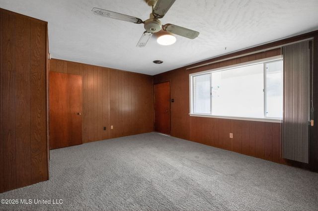 1136 Woodville Drive, Jackson, MS 39212