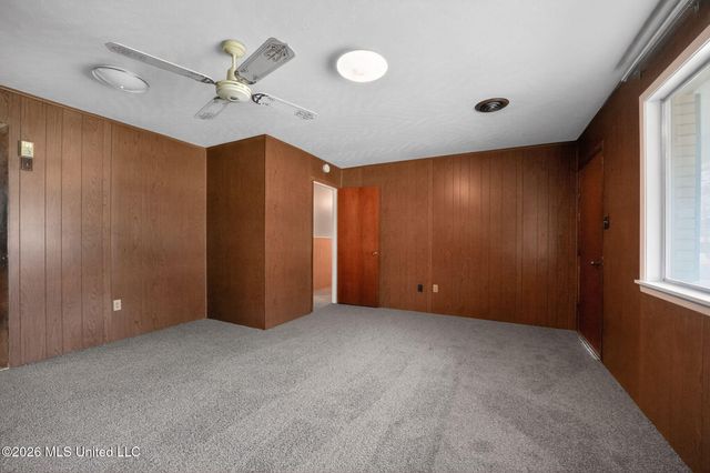 1136 Woodville Drive, Jackson, MS 39212