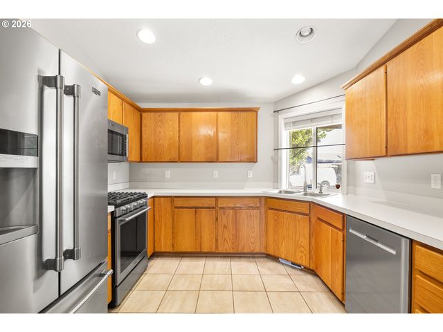 1828 TECUMSEH St, Keizer, OR 97303