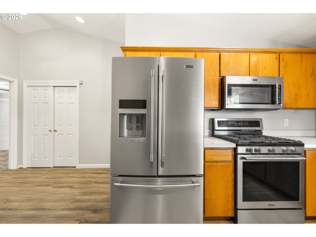 1828 TECUMSEH St, Keizer, OR 97303