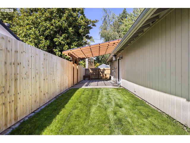 1828 TECUMSEH St, Keizer, OR 97303