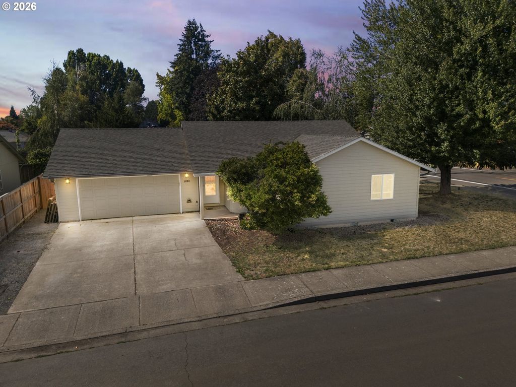 1828 TECUMSEH St, Keizer, OR 97303