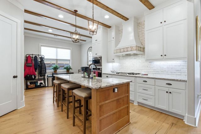 7 Tupelo Court, Little Rock, AR 72223