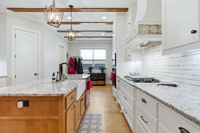 7 Tupelo Court, Little Rock, AR 72223