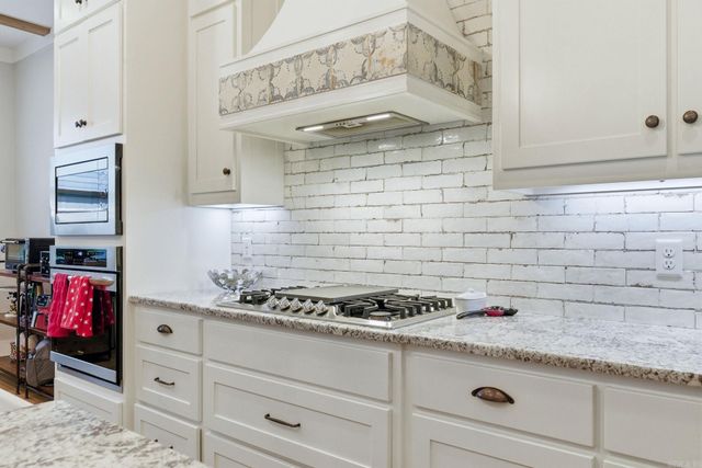 7 Tupelo Court, Little Rock, AR 72223