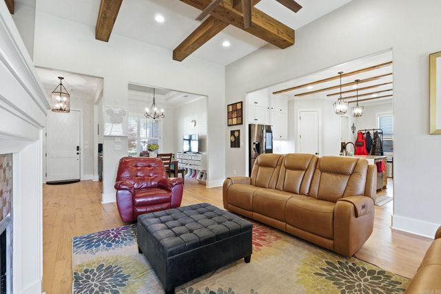 7 Tupelo Court, Little Rock, AR 72223