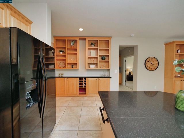 335 Suez Canal Lane, Sacramento, CA 95834