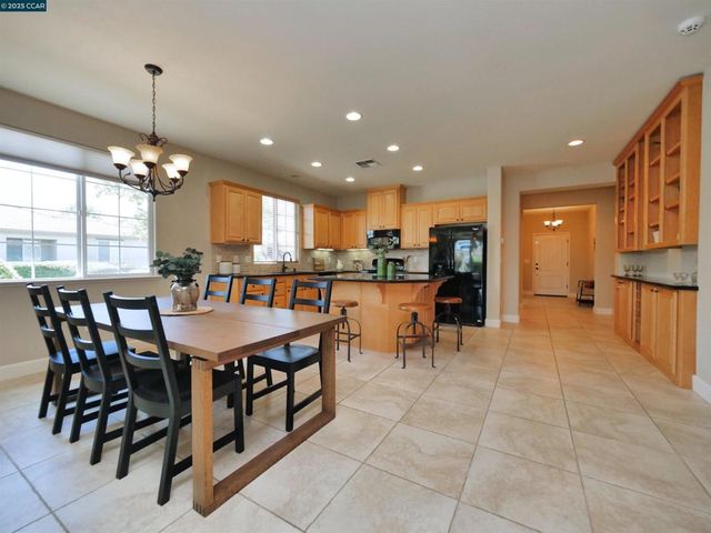 335 Suez Canal Lane, Sacramento, CA 95834