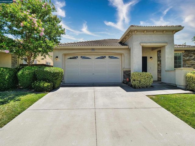 335 Suez Canal Lane, Sacramento, CA 95834