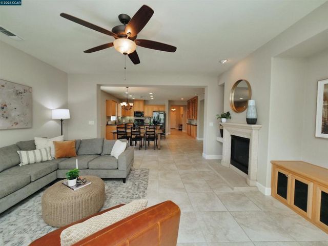 335 Suez Canal Lane, Sacramento, CA 95834