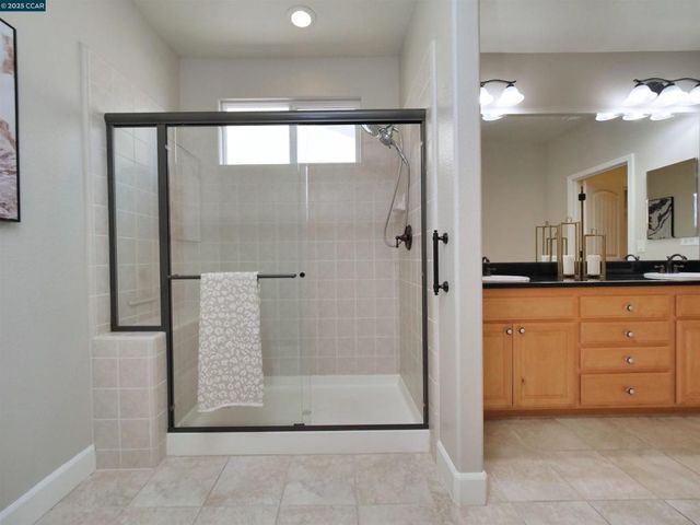 335 Suez Canal Lane, Sacramento, CA 95834