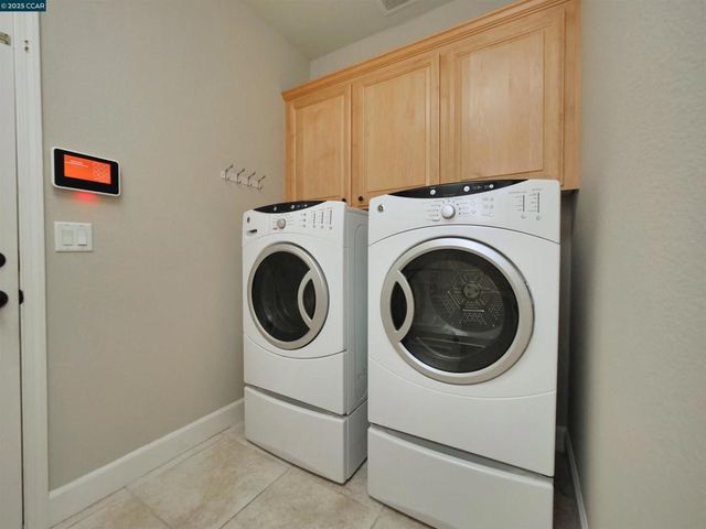 335 Suez Canal Lane, Sacramento, CA 95834