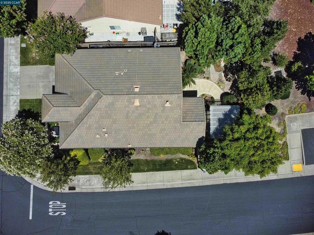 335 Suez Canal Lane, Sacramento, CA 95834
