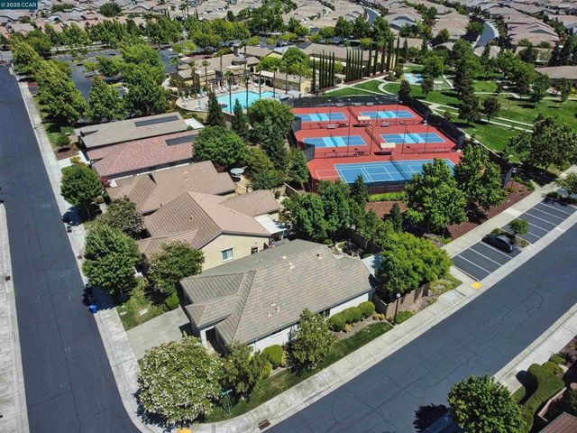 335 Suez Canal Lane, Sacramento, CA 95834