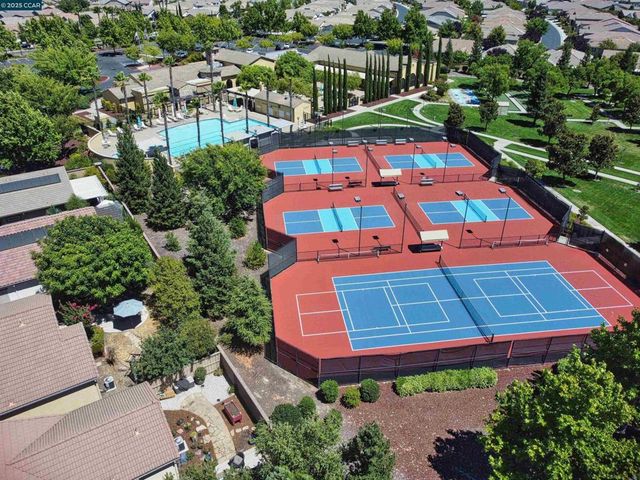 335 Suez Canal Lane, Sacramento, CA 95834