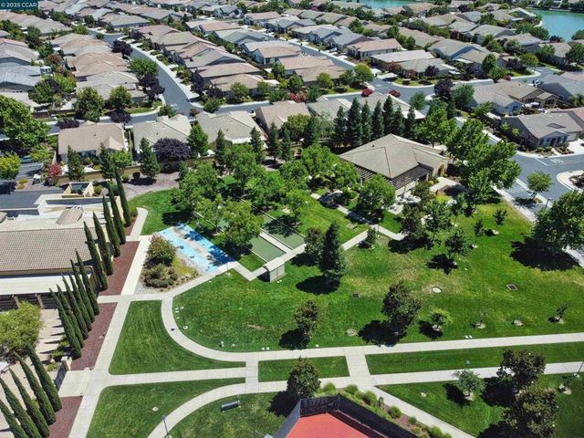 335 Suez Canal Lane, Sacramento, CA 95834