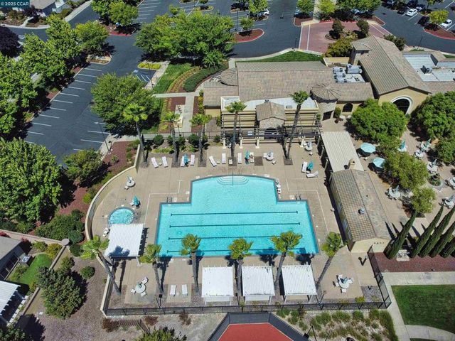 335 Suez Canal Lane, Sacramento, CA 95834