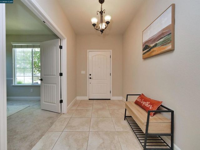 335 Suez Canal Lane, Sacramento, CA 95834